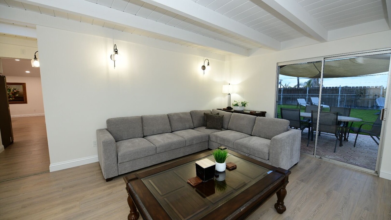 Photo of Livingroom in Serra Mesa
