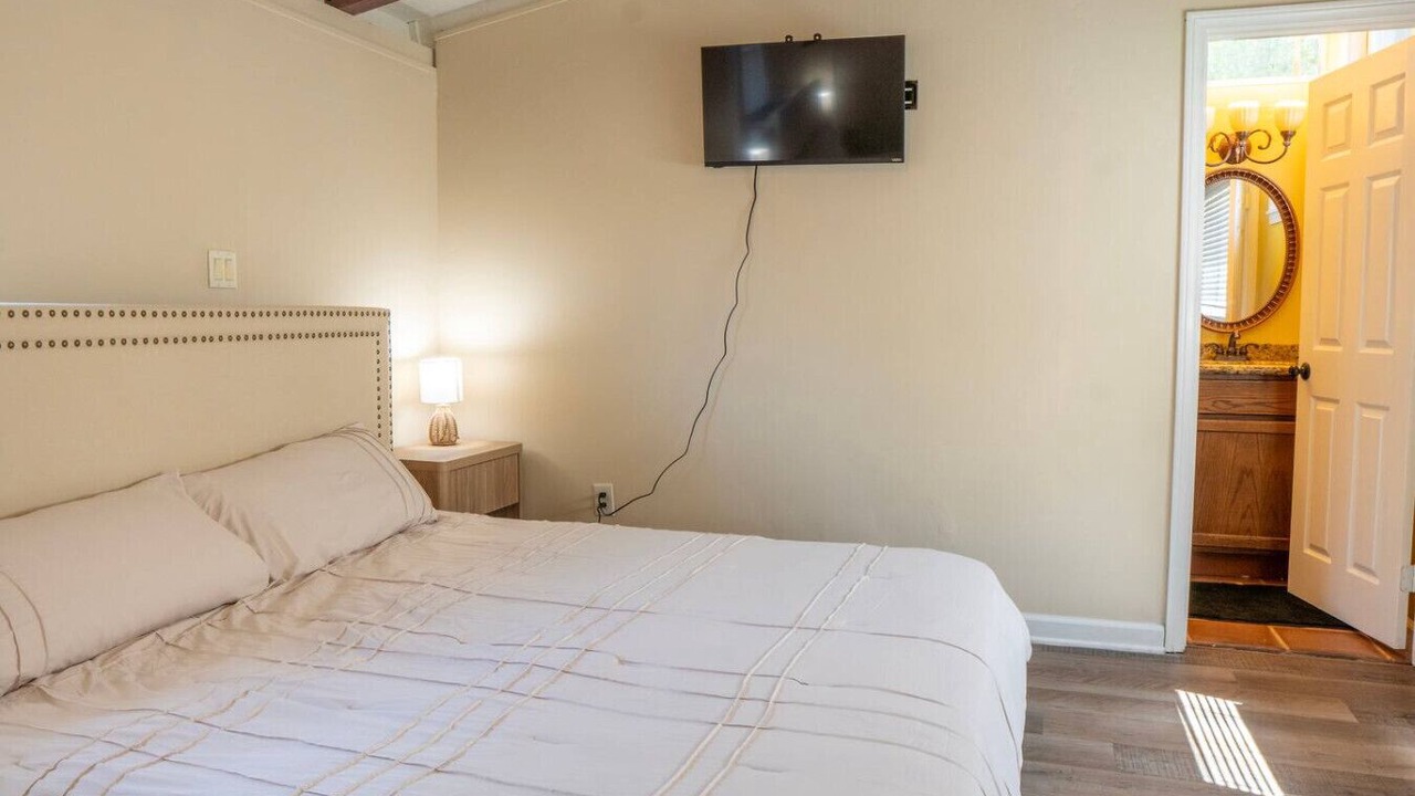 Photo of Bedroom in Clairemont