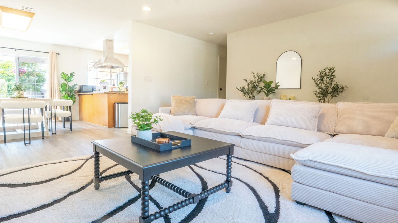 Photo of Livingroom in University City