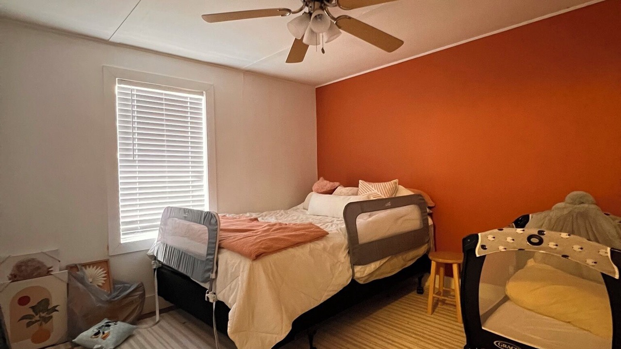 Photo of Bedroom in Greentown