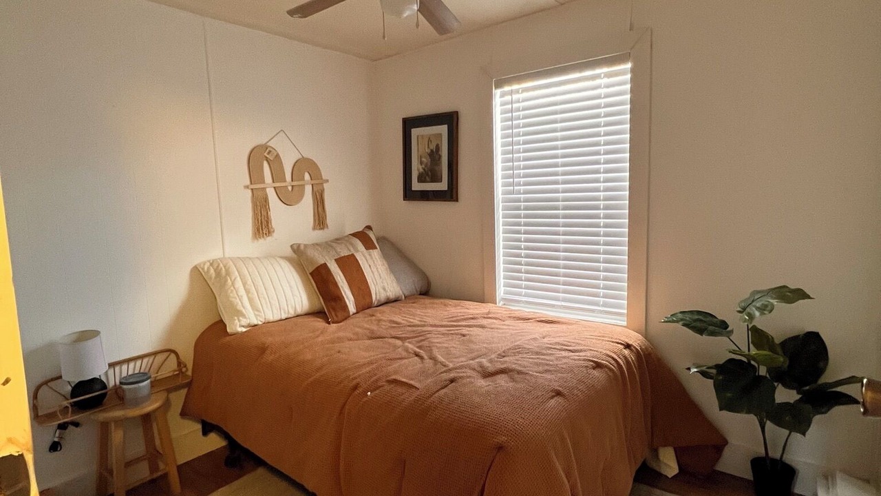 Photo of Bedroom in Greentown