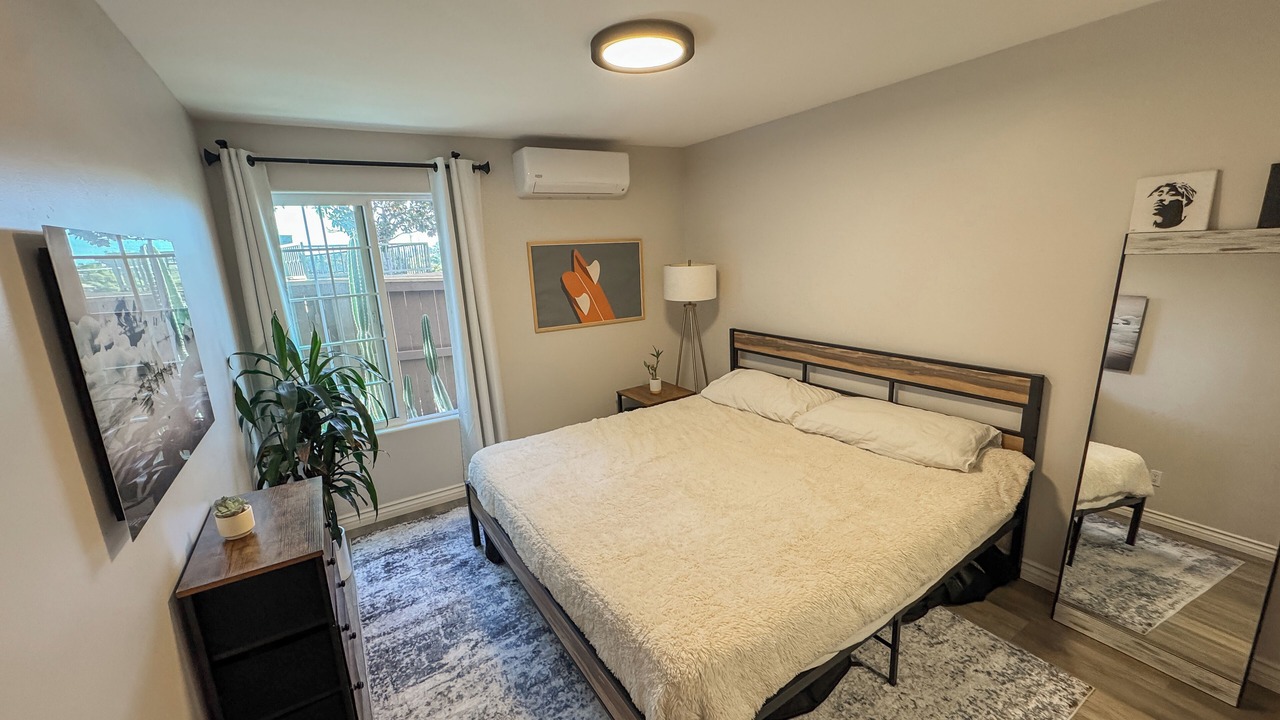 Photo of Bedroom in Clairemont