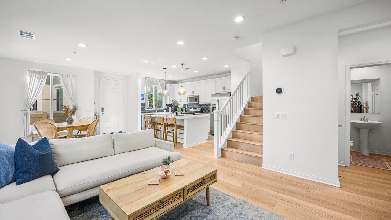 Photo of Livingroom in Spring Valley