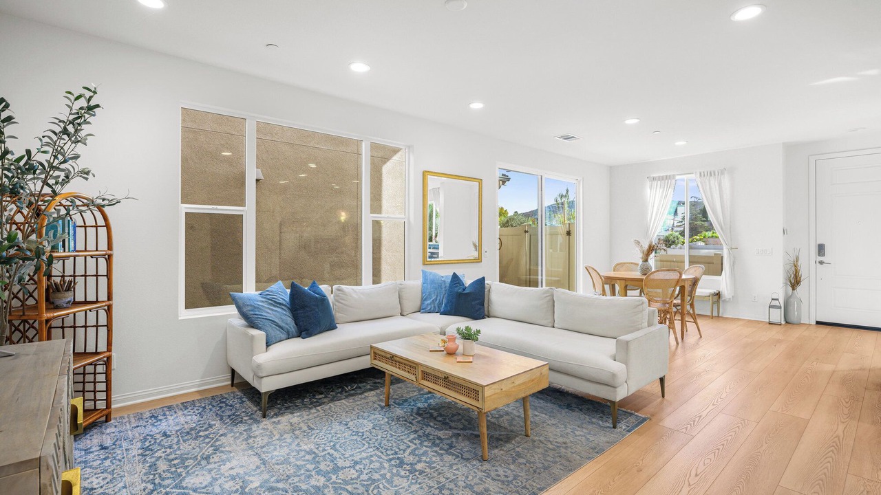 Photo of Livingroom in Spring Valley