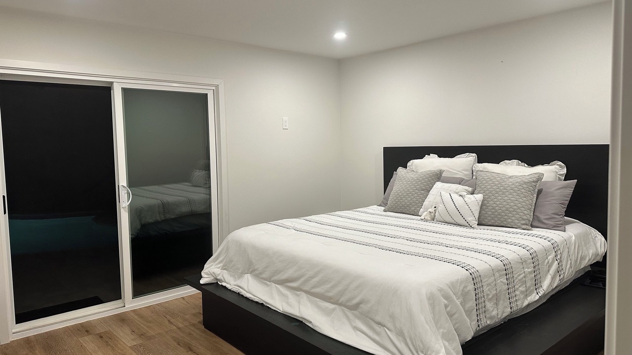 Photo of Bedroom in Allied Gardens