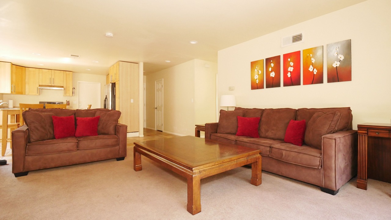 Photo of Livingroom in University City