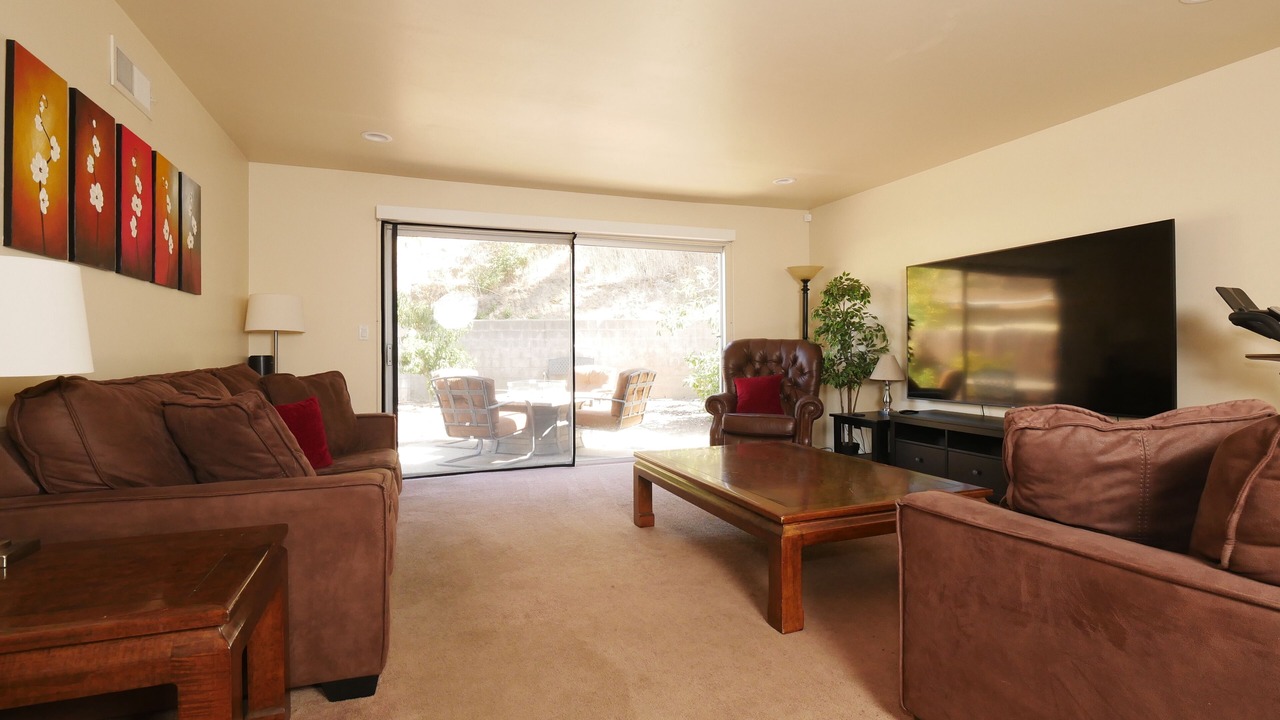 Photo of Livingroom in University City