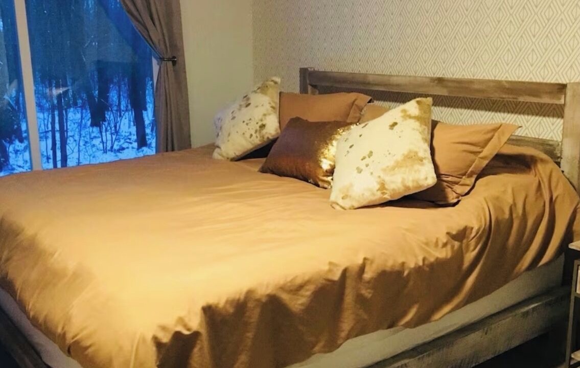 Photo of Bedroom in Champion