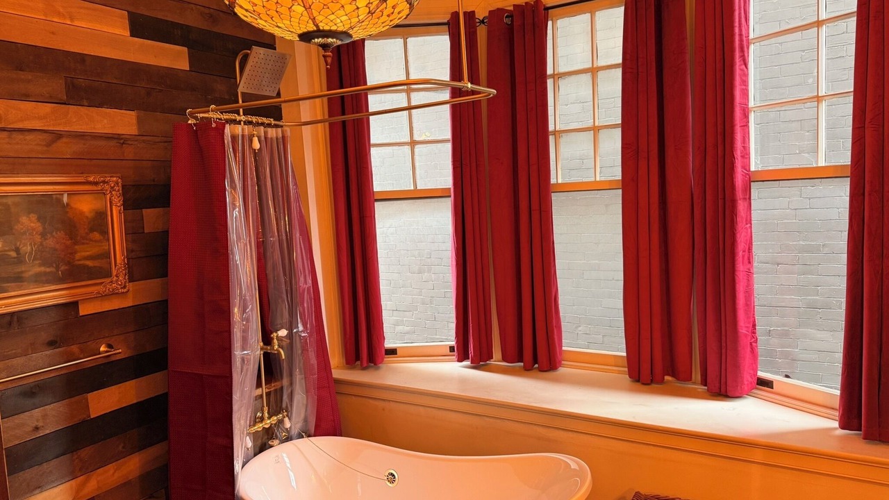 Photo of Bathroom in Shadyside