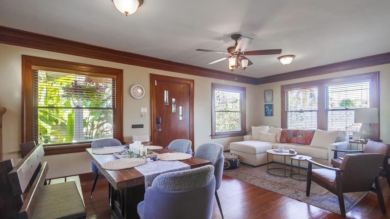 Photo of Livingroom in Golden Hill