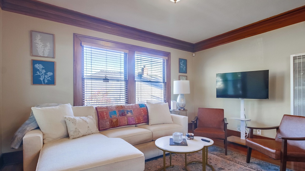 Photo of Livingroom in Golden Hill