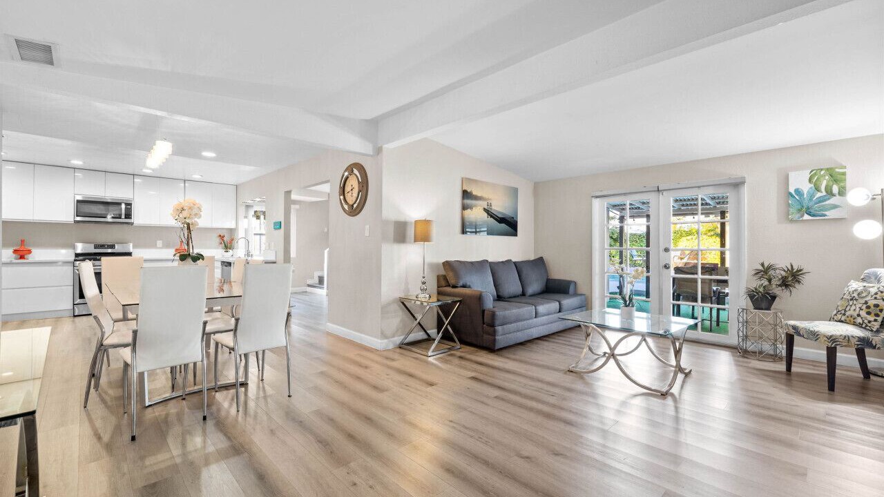 Photo of Livingroom in North Clairemont