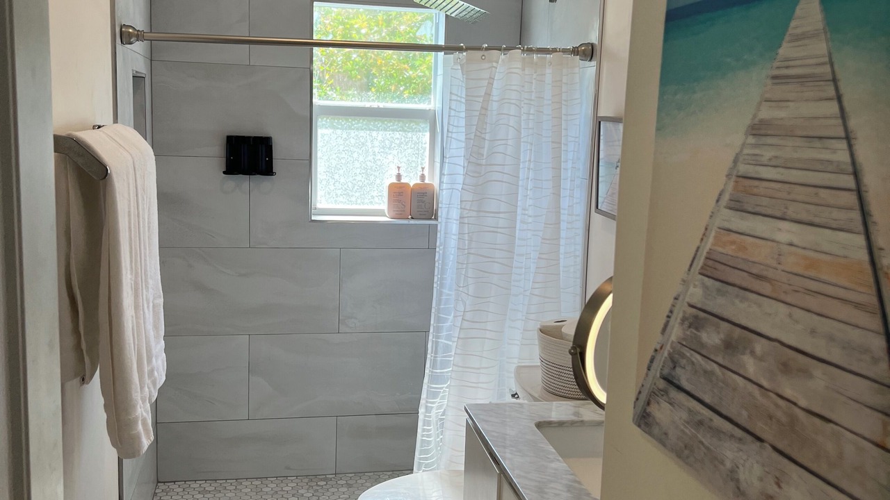 Photo of Bathroom in Marathon