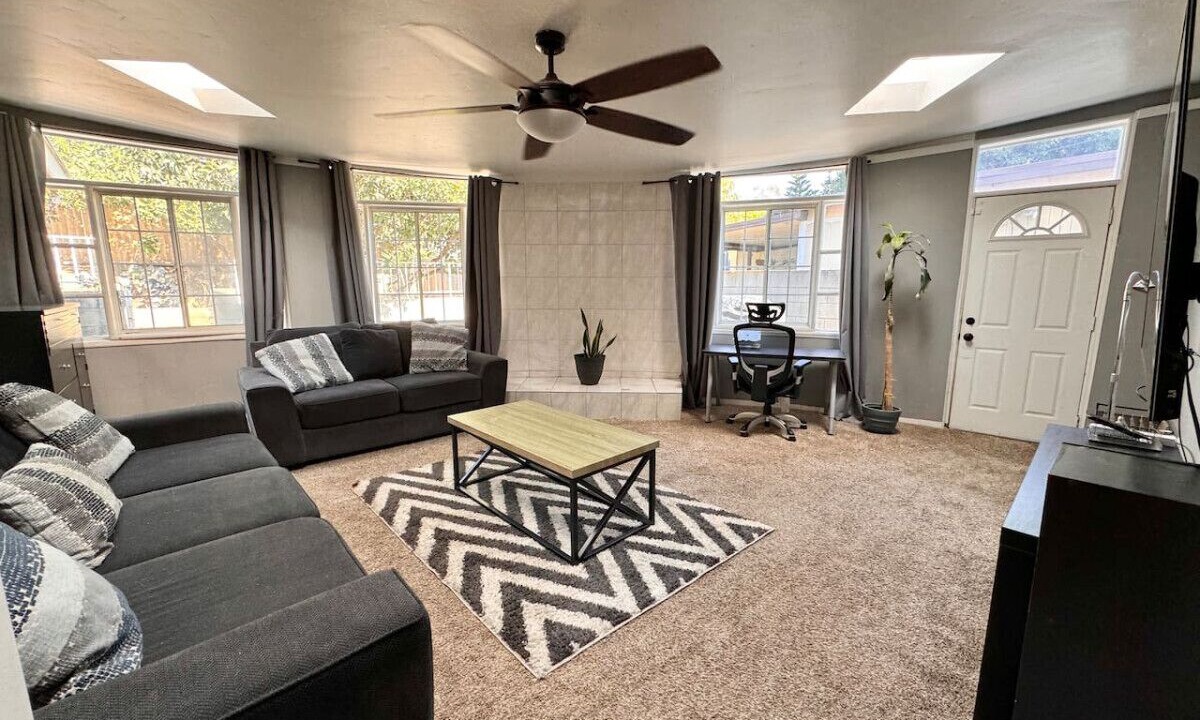 Photo of Livingroom in Clairemont Mesa