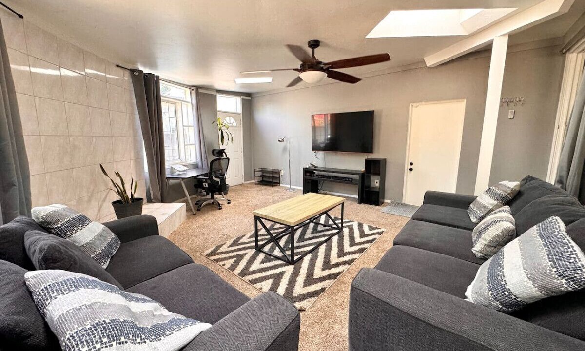 Photo of Livingroom in Clairemont Mesa