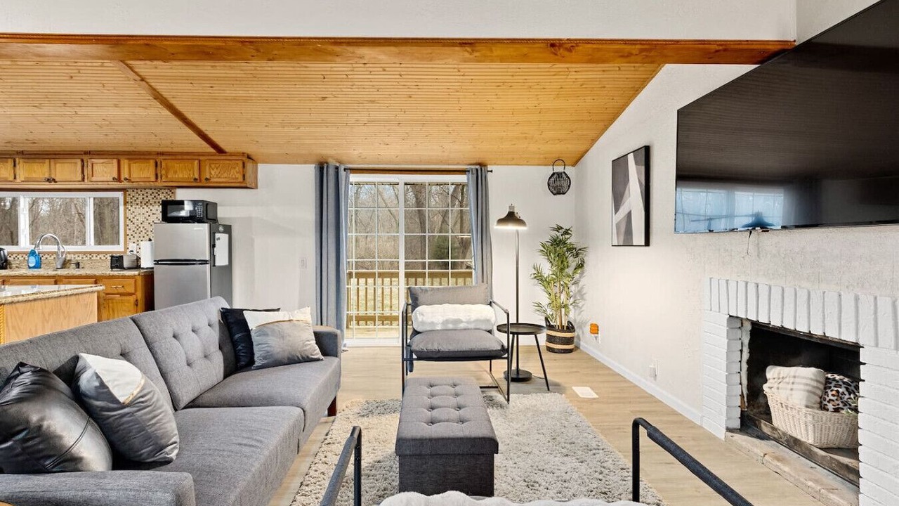 Photo of Livingroom in Creve Coeur