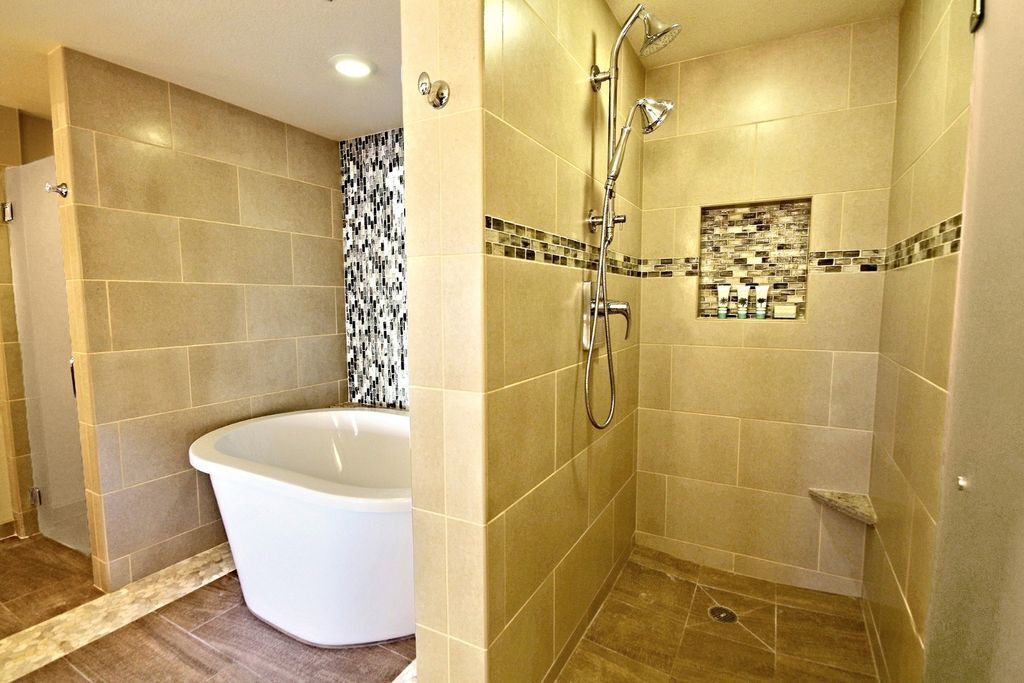 Photo of Bathroom in Lahaina