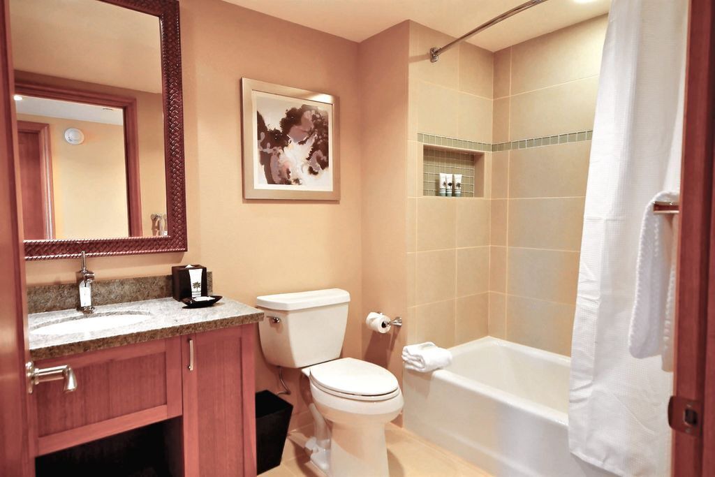 Photo of Bathroom in Lahaina