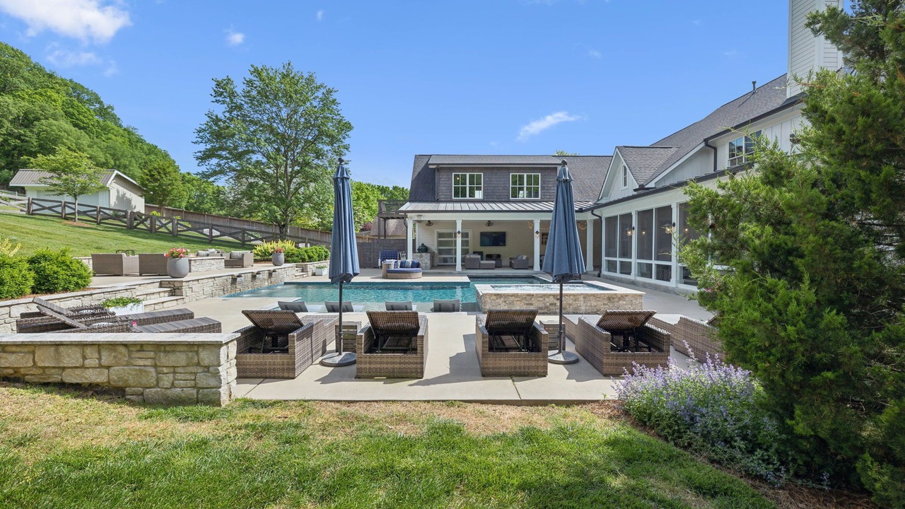 Photo of Outdoor in Mooreland Estates