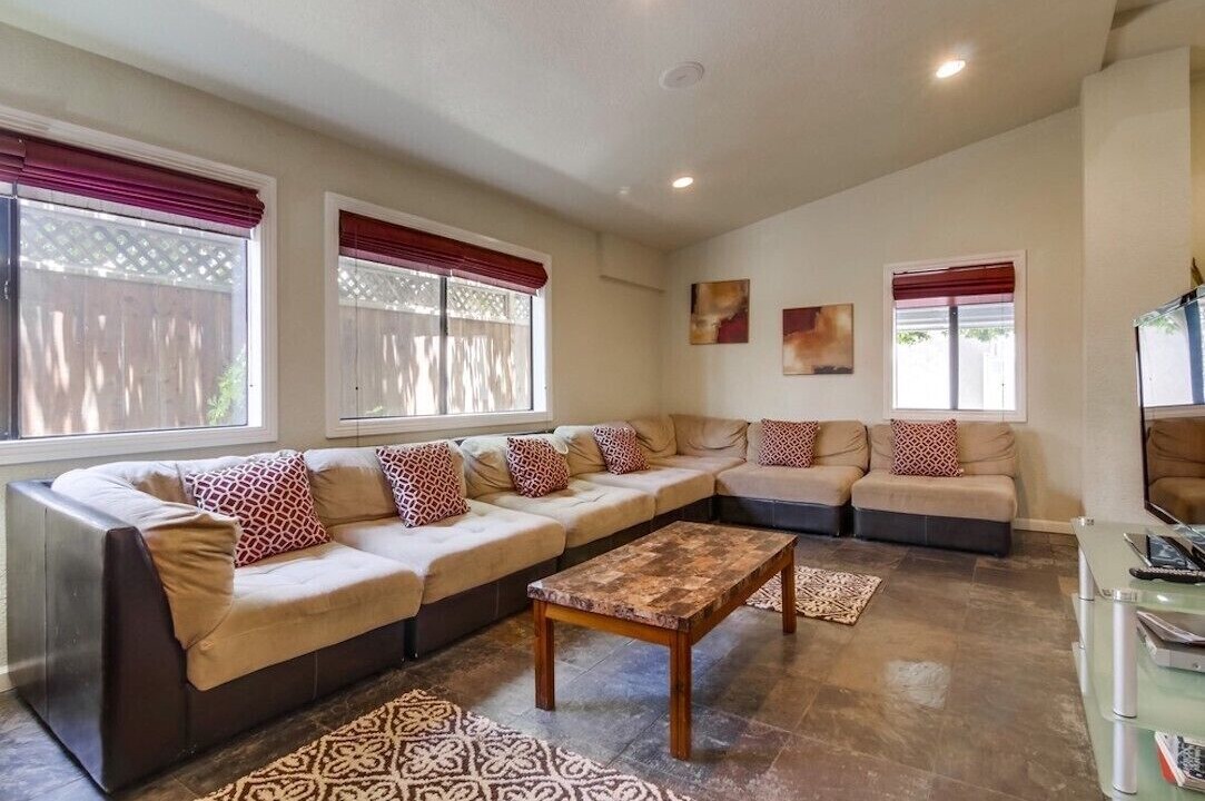 Photo of Livingroom in Crown Point