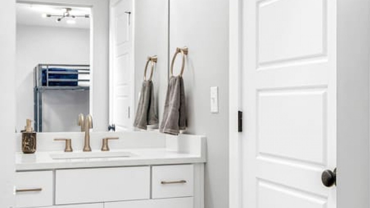 Photo of Bathroom in North Capitol