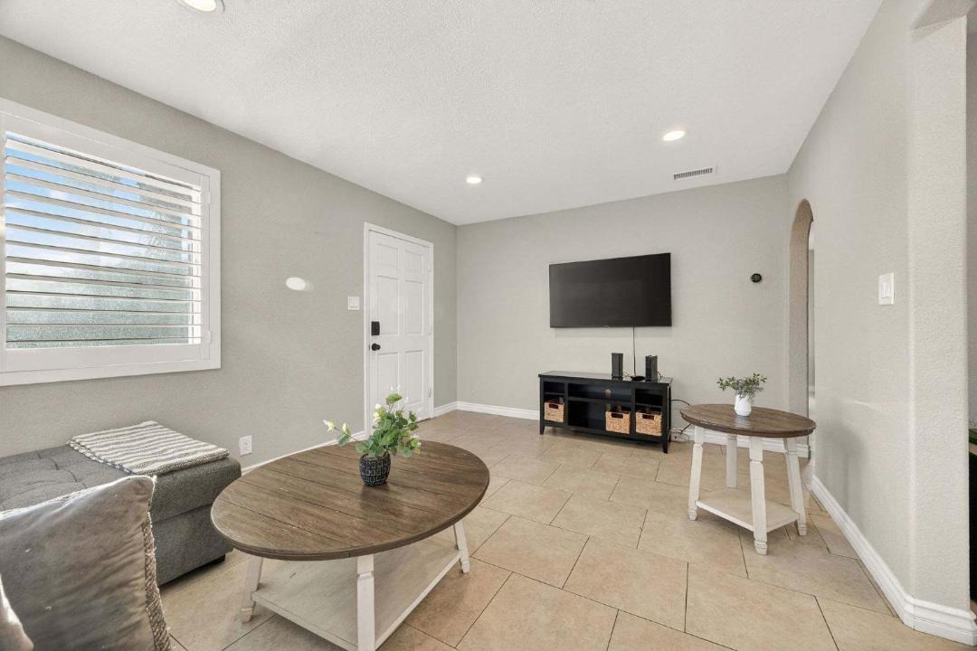 Photo of Others in Linda Vista