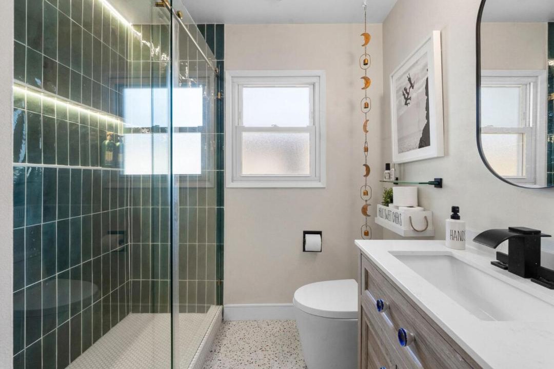 Photo of Bathroom in Allied Gardens