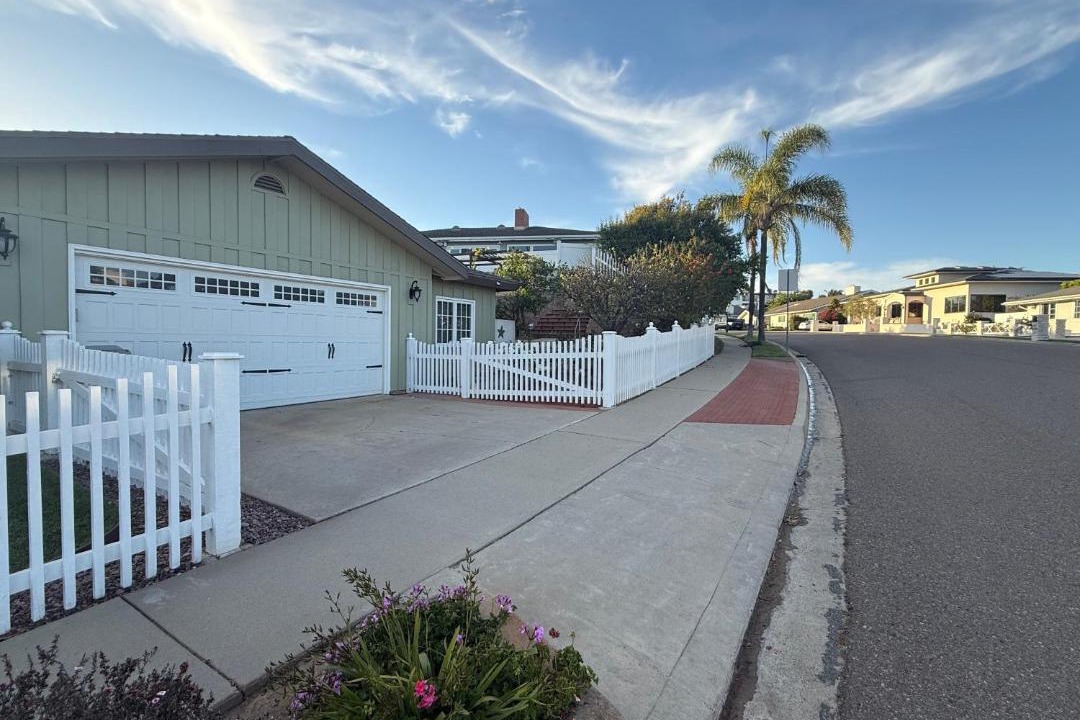 Photo of Others in La Jolla Mesa