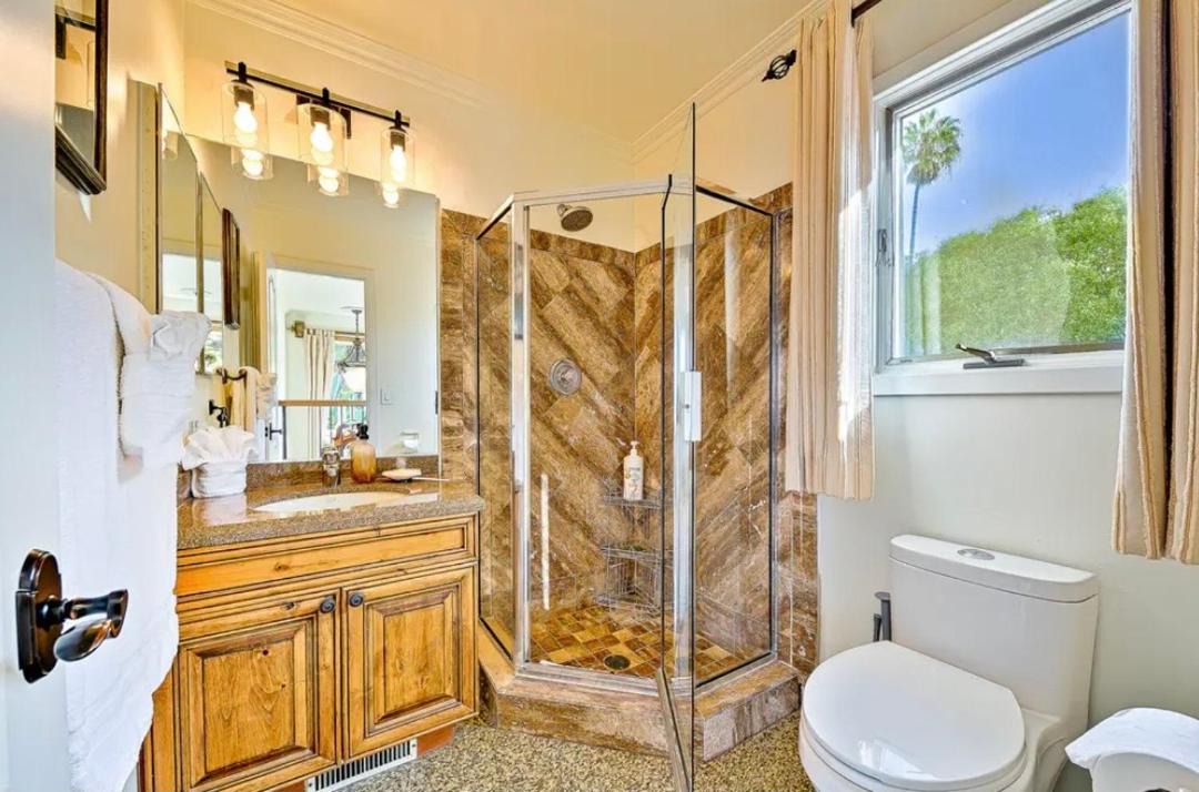 Photo of Bathroom in Bay Park