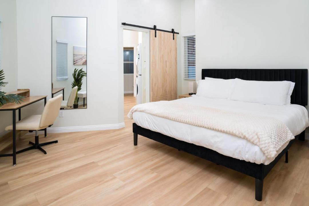 Photo of Bedroom in Clairemont
