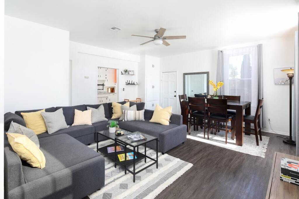 Photo of Livingroom in Golden Hill