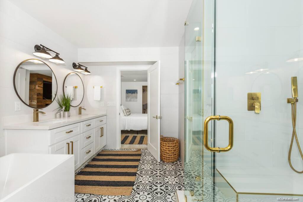 Photo of Bathroom in Mission Hills