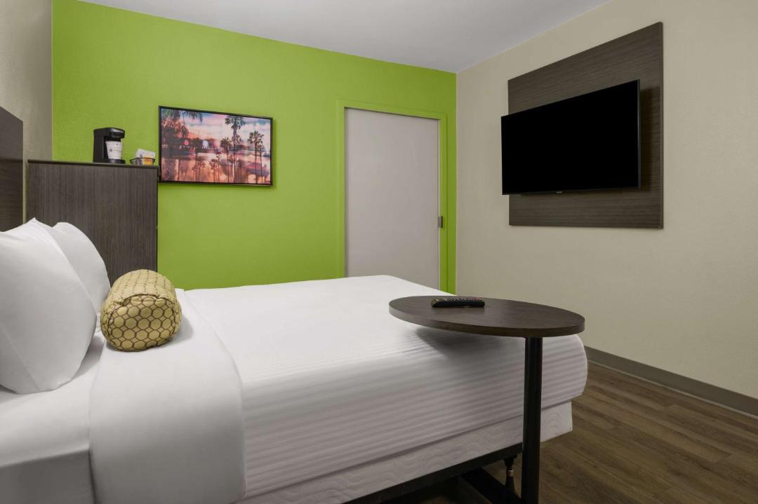 Photo of Bedroom in Pacific Beach