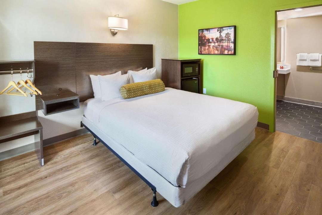 Photo of Bedroom in Pacific Beach