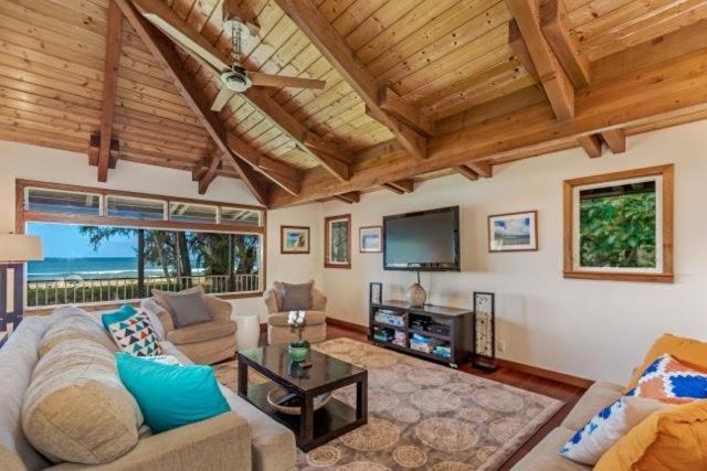 Photo of Livingroom in Hanalei