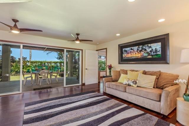 Photo of Livingroom in Hanalei