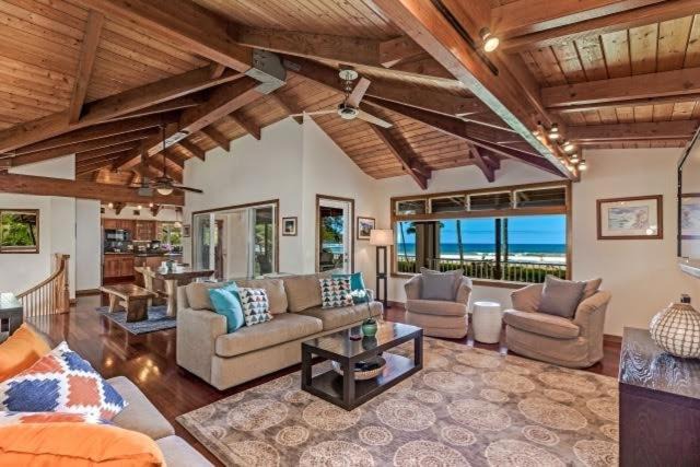 Photo of Livingroom in Hanalei