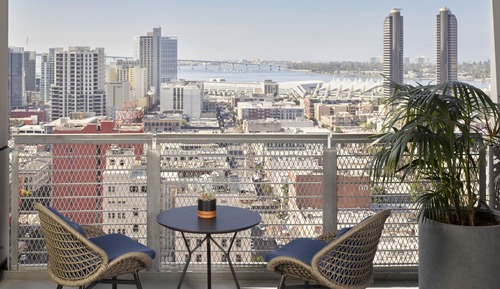 Room, 1 King Bed, City View (Balcony)