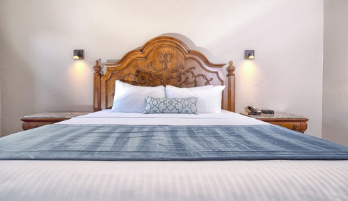 Room, 1 King Bed, Balcony, City View
