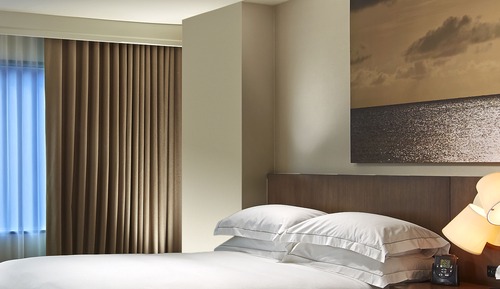 Room, 1 King Bed, Accessible, Non Smoking (Mobility & Hearing, Roll-in Shower)