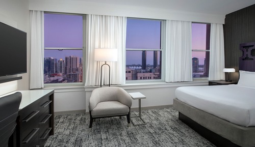 Room, 1 King Bed (Partial Bay View, High Floor)