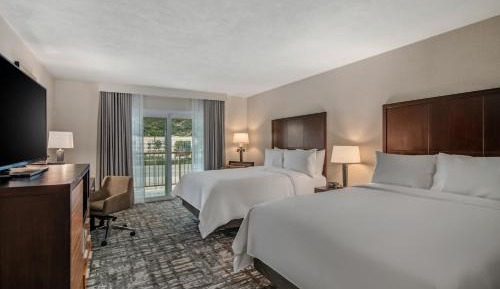 Standard Queen Room with Two Queen Beds and Balcony
