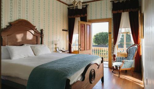 Two-Bedroom Suite