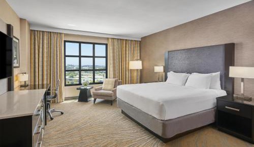 Corner King Room
