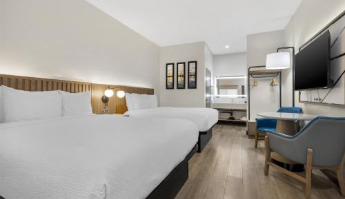 Queen Room with Two Queen Beds - Non-Smoking