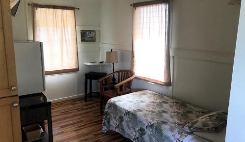 Standard Twin Room with Mountain View
