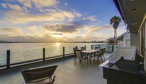 Villa - Beach Front