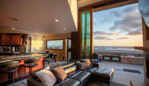 Villa - Beach Front
