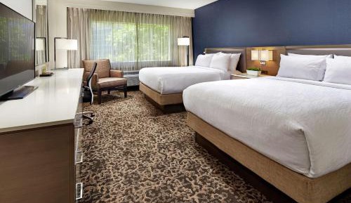 Queen Room with Two Queen Beds - Mobility Access
