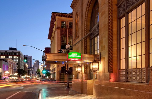 Civic Core Hotel | Courtyard by Marriott San Diego Downtown